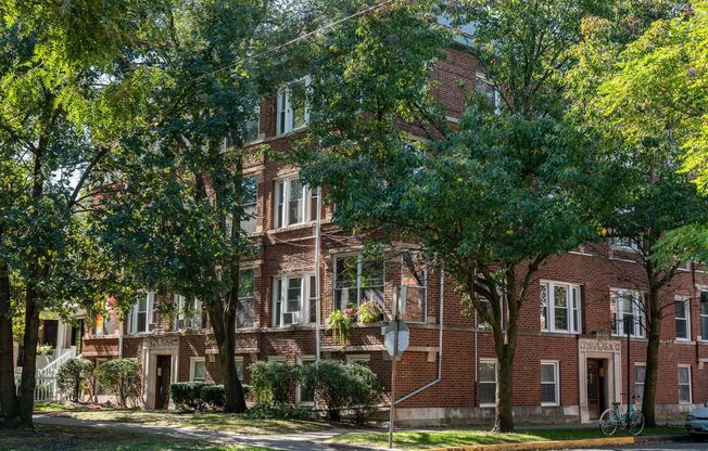 Lincoln Square / Ravenswood - 2 Bed / 1 Bath - Heat Included