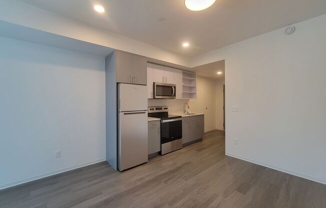 Studio, 1 bath, 480 sqft, $1,710, Unit 617