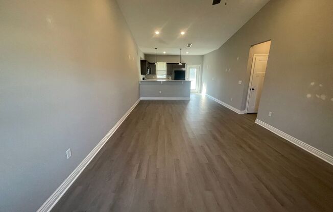 5501/03 N Edwards Cir