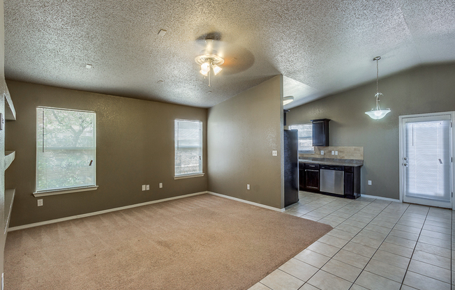 3 beds, 2 baths, $1,350