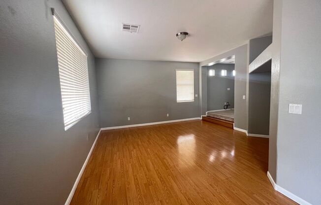 Nice Single-Family House in Silverado Ranch