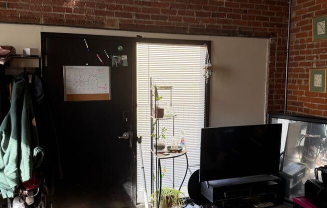 1 bed, 1 bath, 700 sqft, $1,450, Unit 112