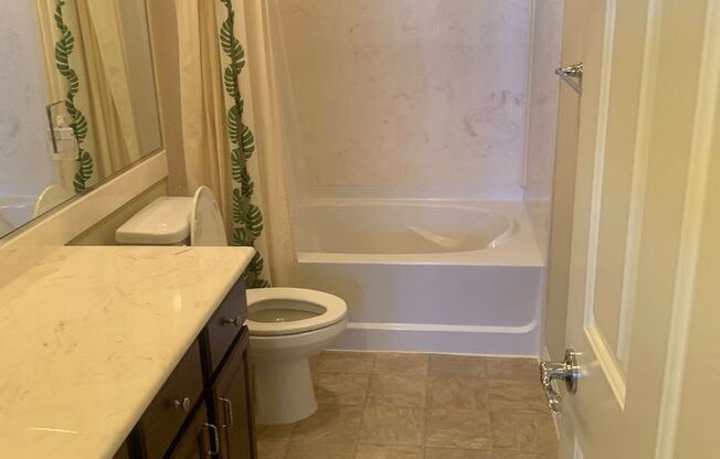 5 beds, 3.5 baths, $2,895