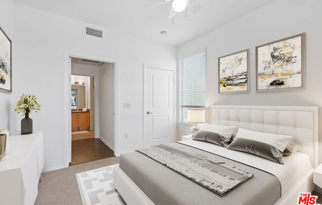 1 bed, 1 bath, 910 sqft, $2,900, Unit 355