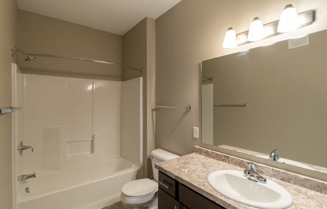 3 beds, 2 baths, 1,301 sqft, $1,700, Unit 202