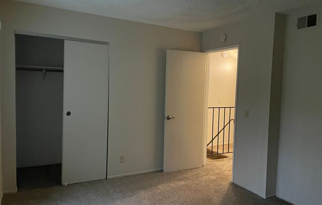 2 beds, 1.5 baths, 864 sqft, $1,925, Unit 261212