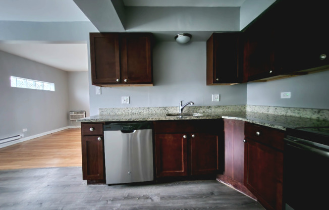 3115 W 79 ST