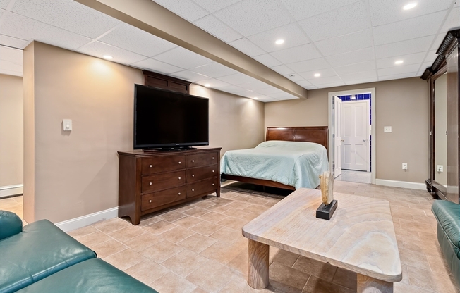 21 FAYETTE ST
