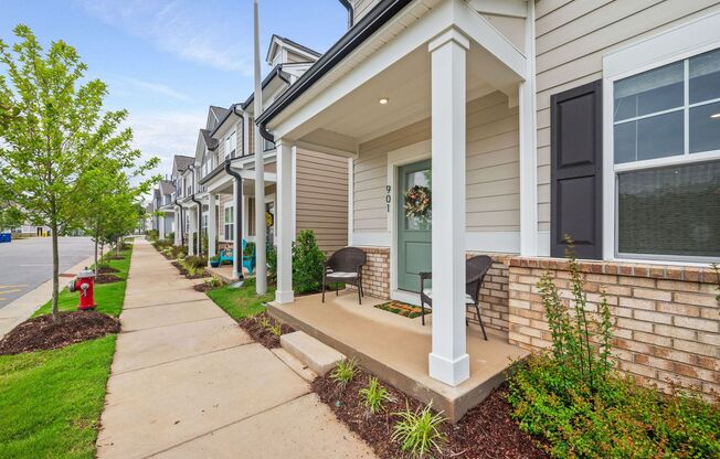 Stunning 3BD, 2.5BA End-Unit Fuquay-Varina Townhome with a 2-Car Garage in a Prime Location Near Downtown