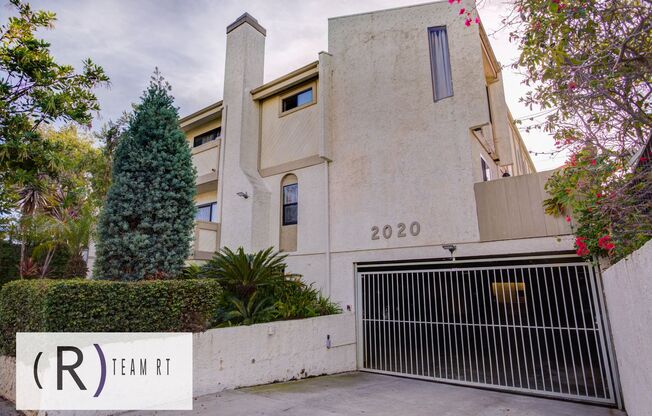 Gorgeous townhouse in a quiet 6-unit gated complex