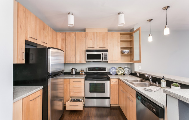 East Queen Anne Seattle 2 Bedroom Apartment for Rent | Lake Union Views, Rooftop Deck, Garage Parking, In-Unit Laundry & Near South Lake Union