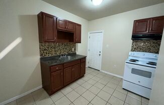 3 beds, 1 bath, $1,370