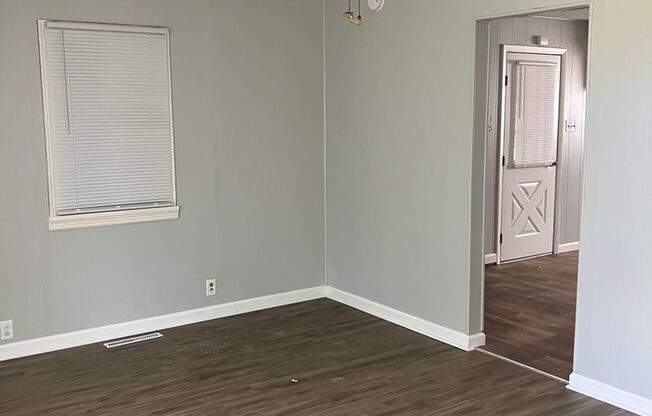 2 beds, 1 bath, $1,099