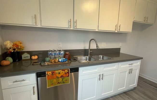 1 bed, 1 bath, $2,175, Unit 05