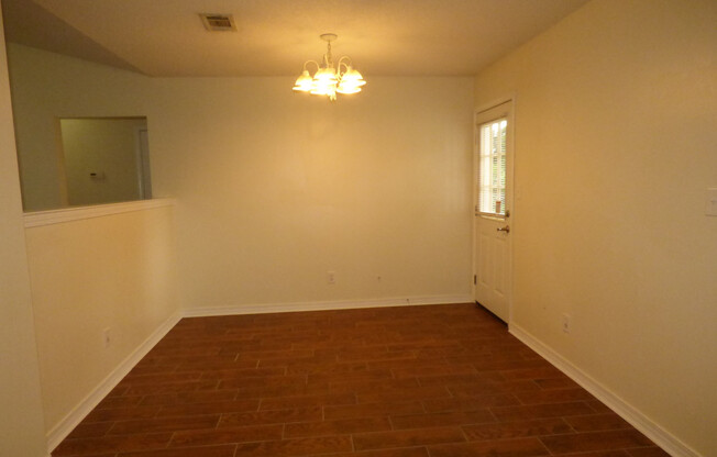 3 beds, 2 baths, $1,600