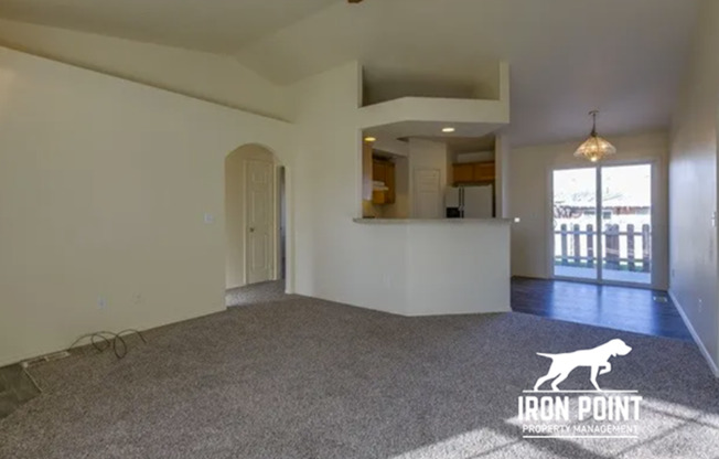 4bed/2.5 Bath in Kuna w/fenced yard, vaulted ceilings, and 2 car garage.