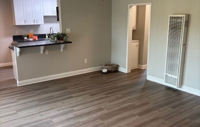 2 beds, 1 bath, 875 sqft, $2,375, Unit 7671-15