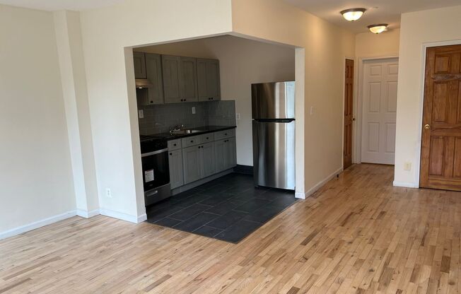1256 CLAY AVE (929)263-1665
