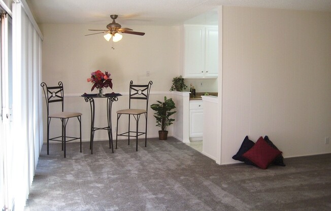 1 bed, 1 bath, 850 sqft, $2,075, Unit F27