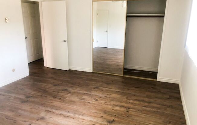 (6121) 1030 N Harper Ave.