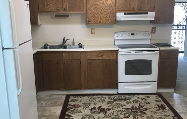 Adorable 2 Bedroom 1 Bath Home near Southern Parkway