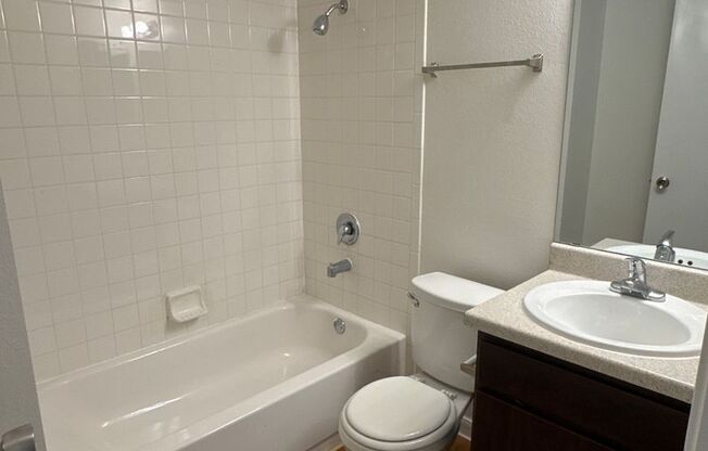 2 beds, 2 baths, 1,003 sqft, $1,120, Unit 3004