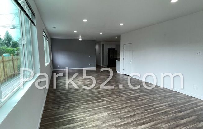 3 beds, 2 baths, $2,695, Unit 5102 N 9th St #A