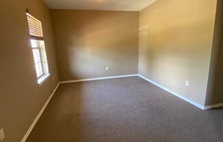 2 beds, 1 bath, 930 sqft, $825, Unit 10