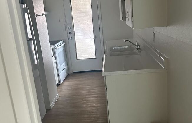 1 bed, 1 bath, 622 sqft, $1,085, Unit 202