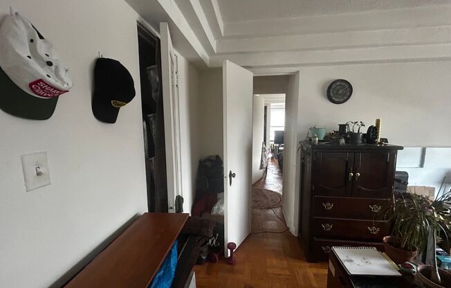 2 beds, 1 bath, $1,375, Unit 510