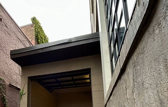 3 beds, 3 baths, $2,500, Unit 107 - C