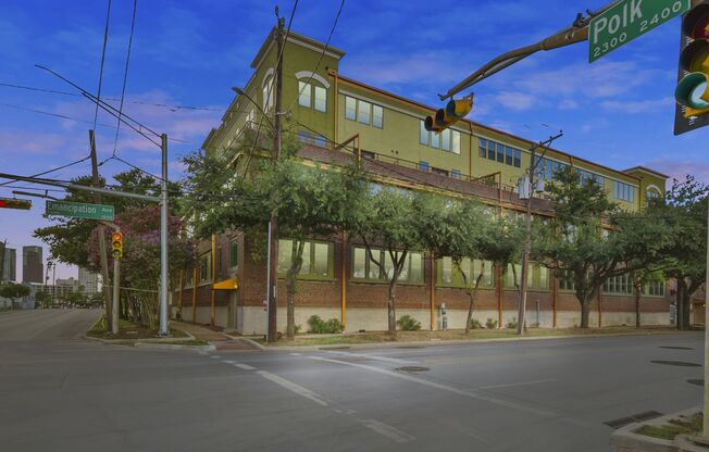 Modern Industrial Loft in EADO