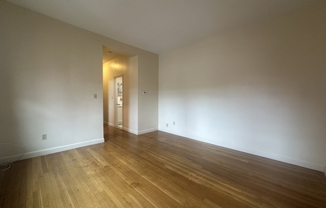 1 bed, 1 bath, 500 sqft, $2,300, Unit 42