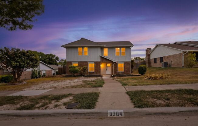 3304 CASTLE DR