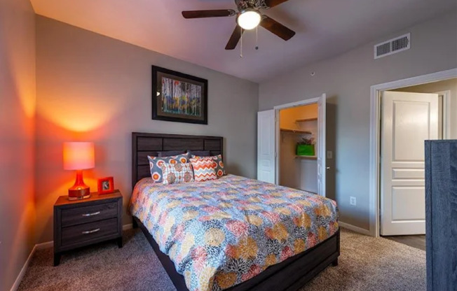 2 beds, 2 baths, 922 sqft, $1,050, Unit 236
