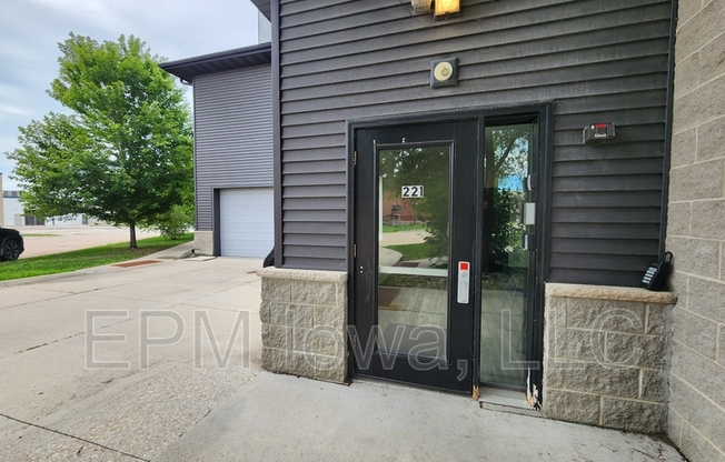 221 E 5 ST