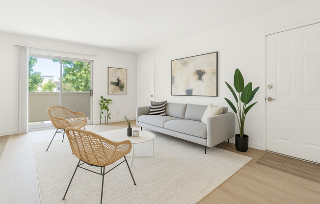 2 beds, 2 baths, 965 sqft, $2,375, Unit 80