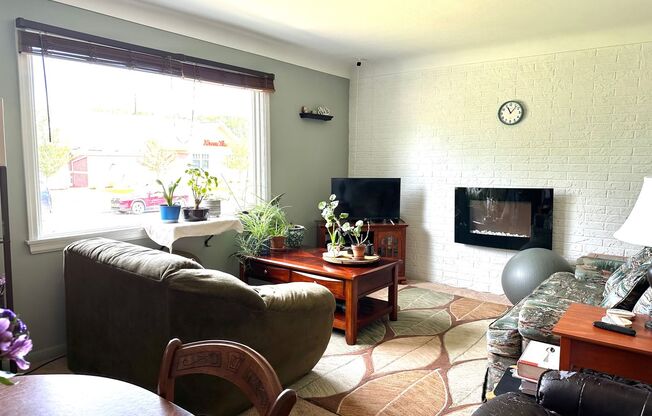 AVAILABLE JULY - 3 Bed 2 Bath in Duluth Heights