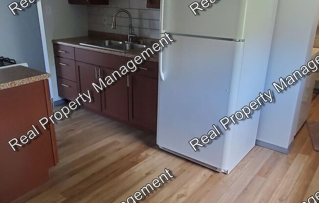 3 beds, 1 bath, $1,395