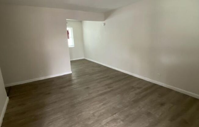 2 beds, 1 bath, 722 sqft, $1,400, Unit C-41