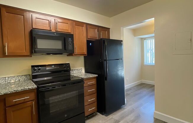 2 beds, 2 baths, 1,000 sqft, $1,975, Unit 14227 #301