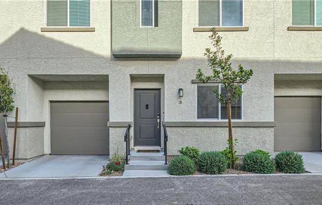 Beautiful townhome with amazing amenities, convenience in a desirable community.