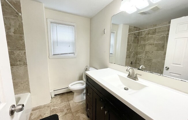 3 beds, 1 bath, $4,650, Unit 1