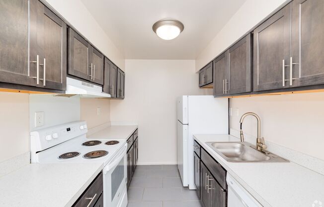 1 bed, 1 bath, 700 sqft, $1,239, Unit 423