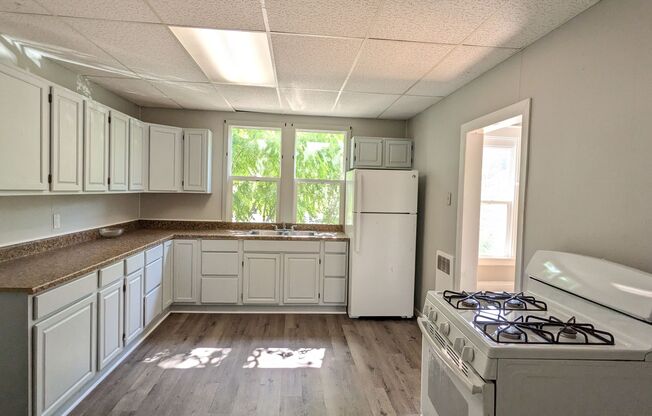 826 W. Grand, 3 bedroom house with basement and garage