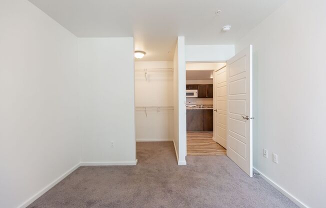 2 beds, 2 baths, 952 sqft, $1,695, Unit 96-301