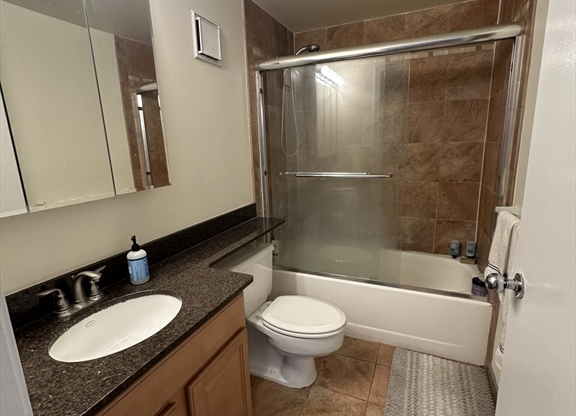 2 beds, 1 bath, 971 sqft, $4,000, Unit 7E