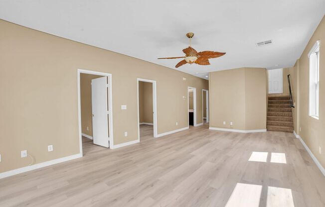 MOVE-IN READY! BEAUTIFUL 4-BEDROOM HOME IN GREAT LOCATION!