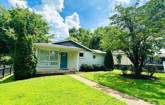 Cleveland Park Renovation!  Walking Distance to Everything! Jetted Shower - Fully Fenced - Garage - Storage - Pets Ok!