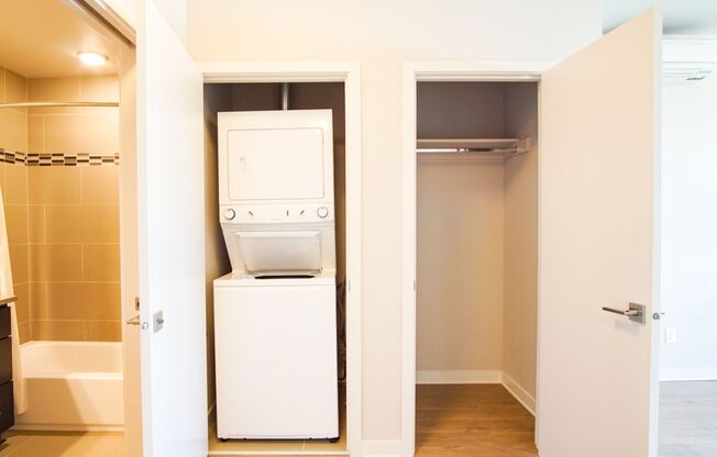 Studio, 1 bath, $1,185, Unit 304